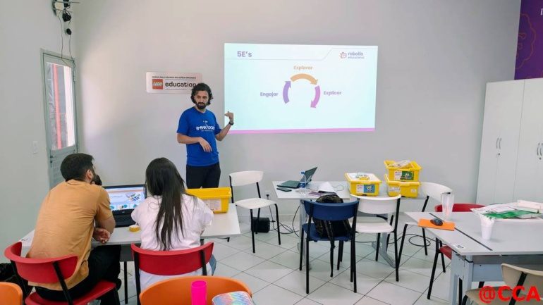 Treinamento com novos kits de Robótica