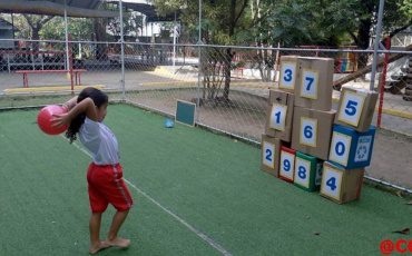 CCA Integral – Jogo com caixas recicladas