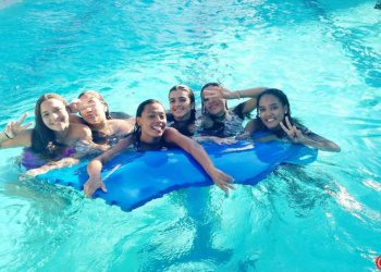 Aula de Educação Física na Piscina – Ensino Médio