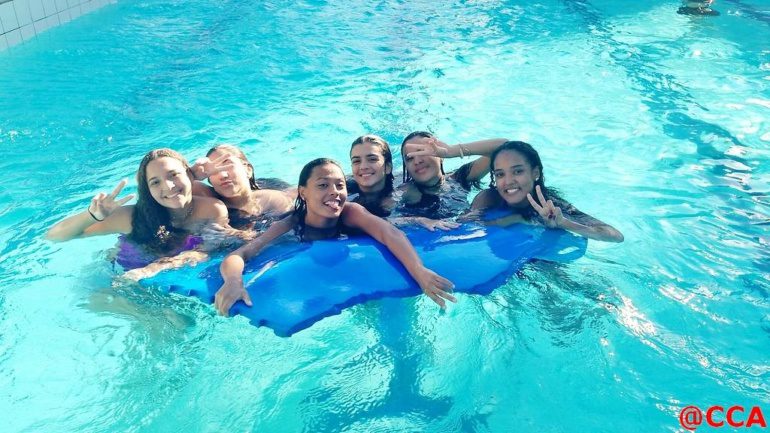 Aula de Educação Física na Piscina – Ensino Médio